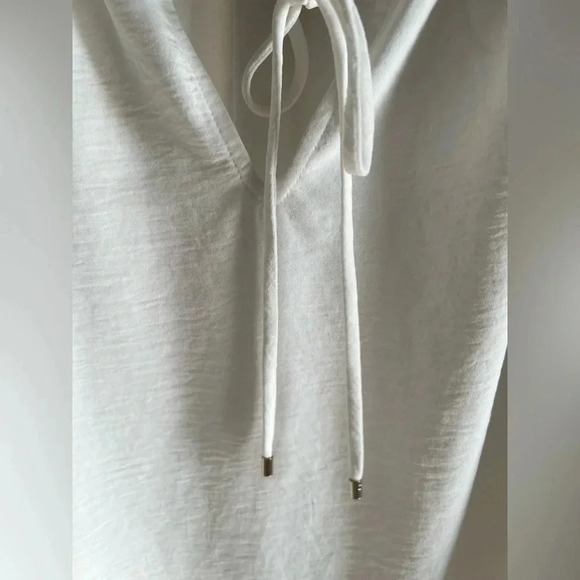 Tommy Hilfiger top, created a solid-color style that's wearable. Size X-large - Picture 11 of 13